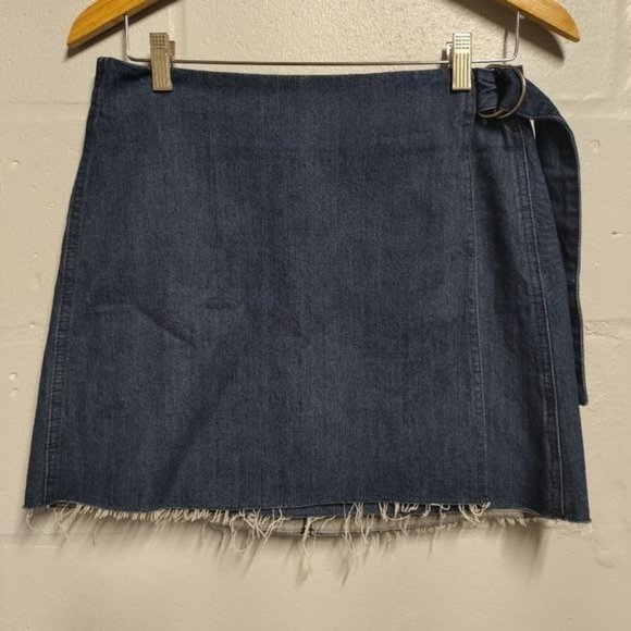 Madewell Dresses & Skirts - Madewell dark wash denim wrap skirt size 6